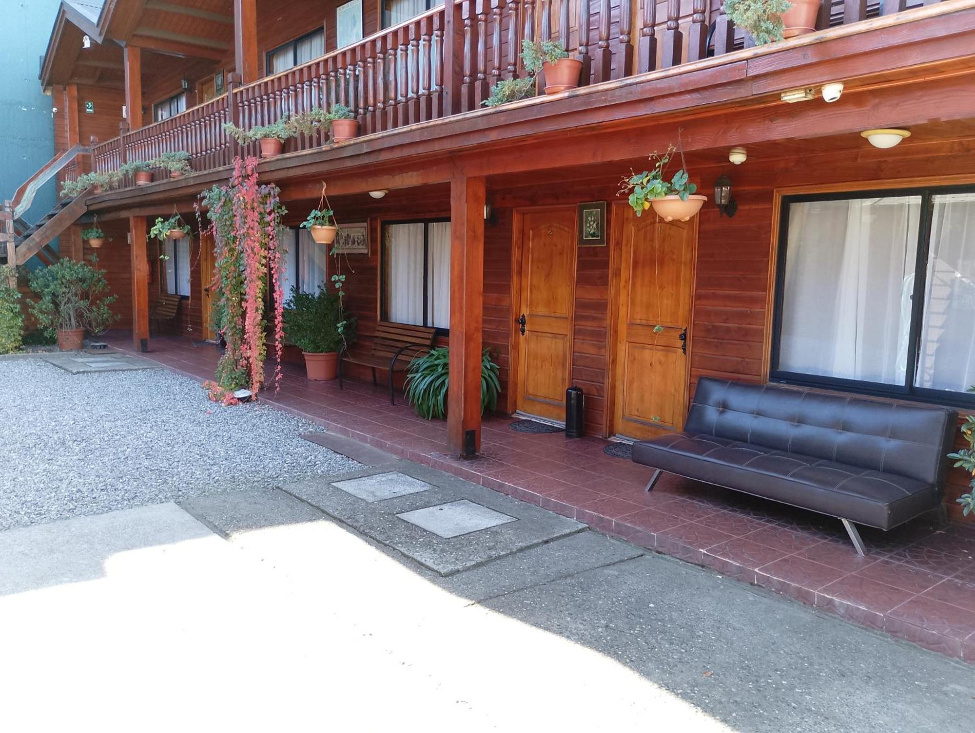 Apart-Hotel Colonia-Koenigsberg Estacionamiento Deptos Completos Ubicado En El Centro De Valdivia Aire Acondicionado エクステリア 写真