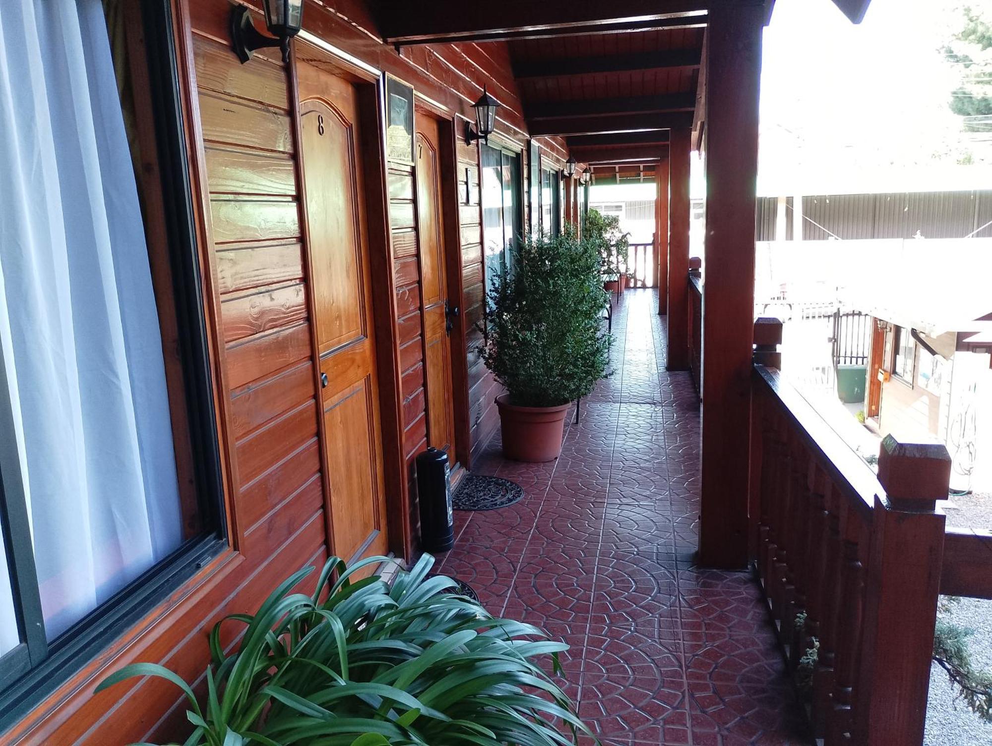 Apart-Hotel Colonia-Koenigsberg Estacionamiento Deptos Completos Ubicado En El Centro De Valdivia Aire Acondicionado エクステリア 写真
