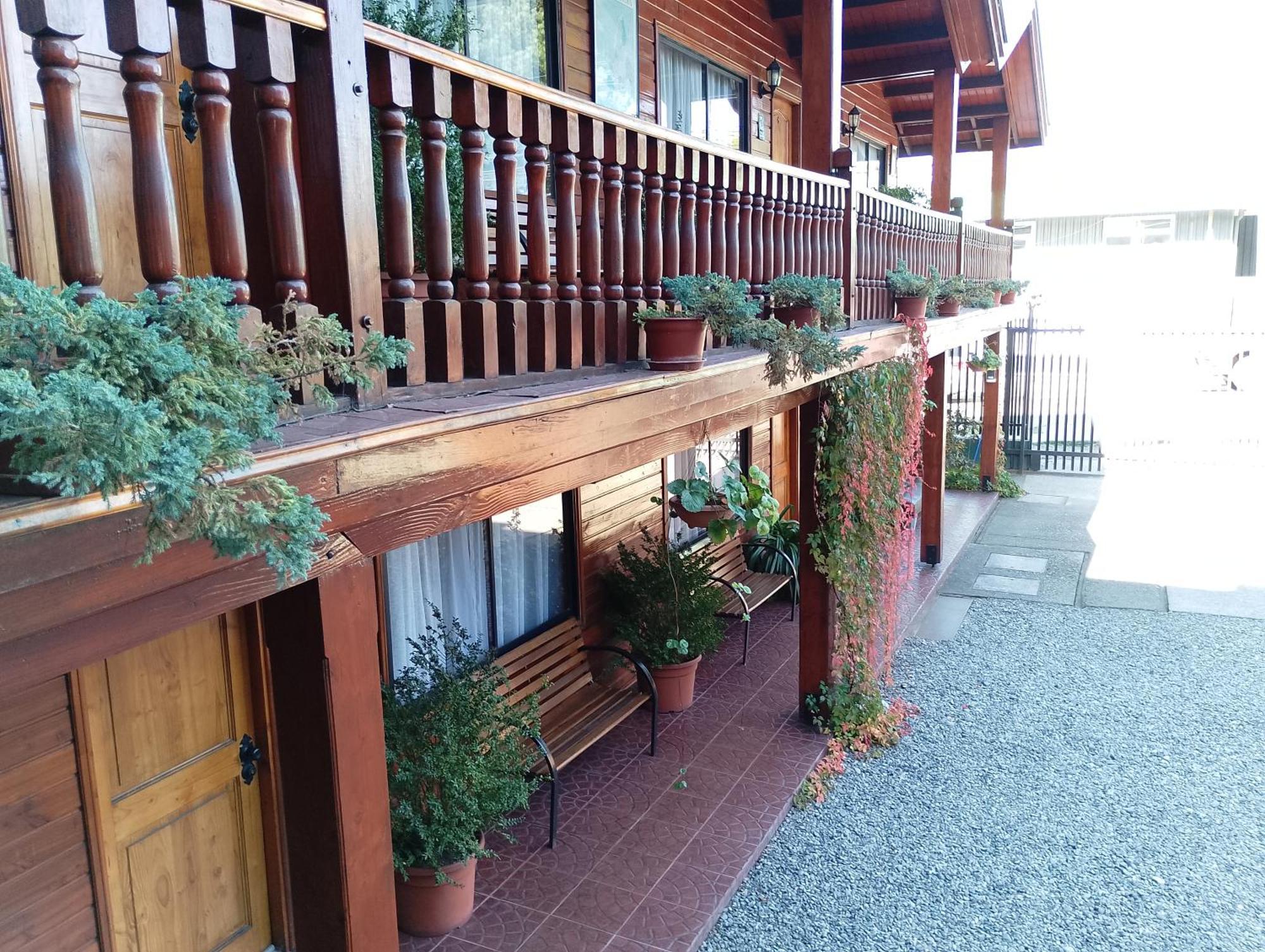 Apart-Hotel Colonia-Koenigsberg Estacionamiento Deptos Completos Ubicado En El Centro De Valdivia Aire Acondicionado エクステリア 写真