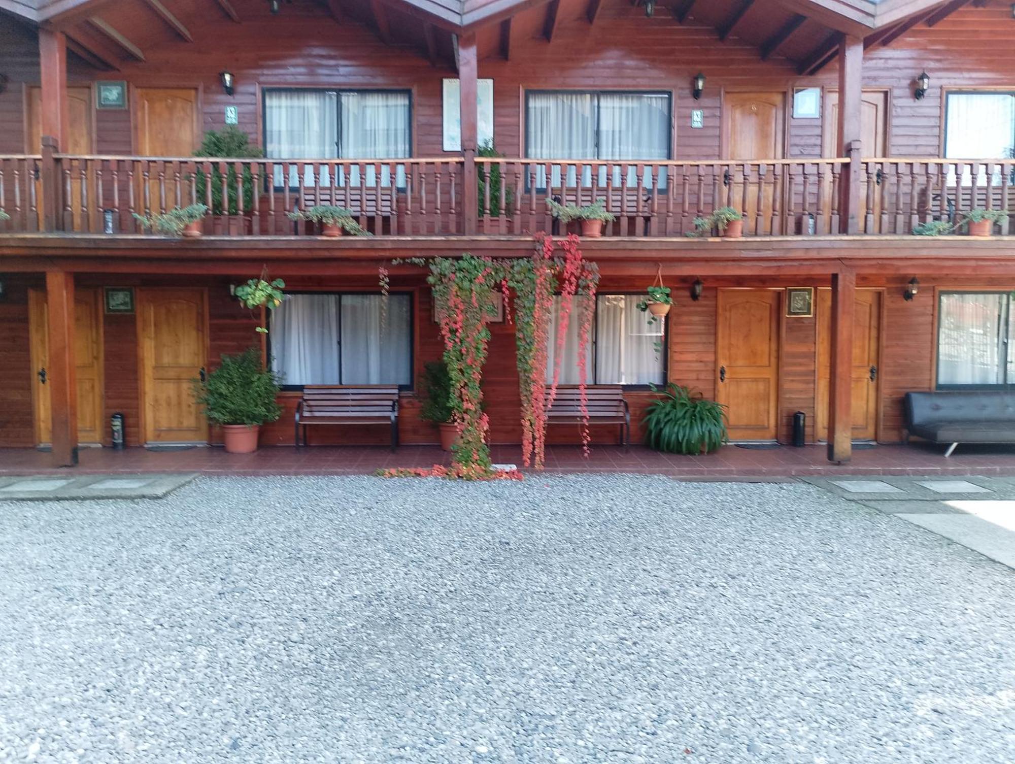 Apart-Hotel Colonia-Koenigsberg Estacionamiento Deptos Completos Ubicado En El Centro De Valdivia Aire Acondicionado エクステリア 写真