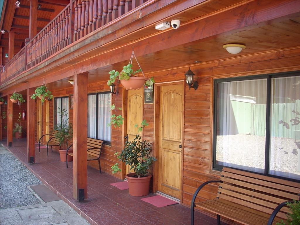 Apart-Hotel Colonia-Koenigsberg Estacionamiento Deptos Completos Ubicado En El Centro De Valdivia Aire Acondicionado エクステリア 写真