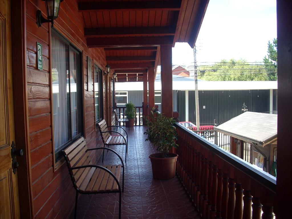 Apart-Hotel Colonia-Koenigsberg Estacionamiento Deptos Completos Ubicado En El Centro De Valdivia Aire Acondicionado エクステリア 写真
